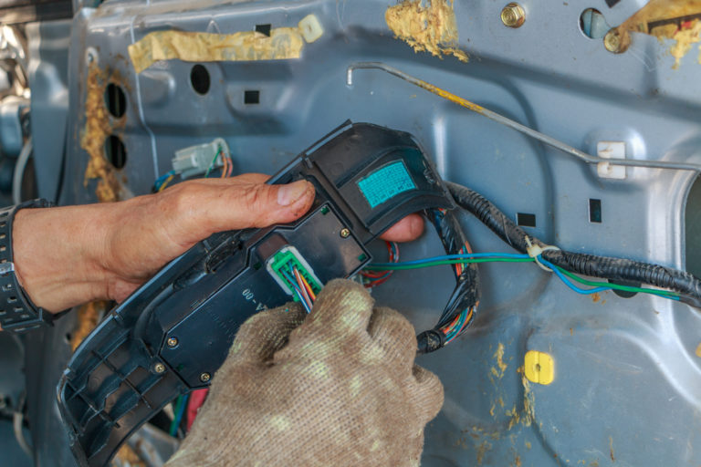 vehicle entry button circuitry round-the-clock assistance: car and door unlocking services in maitland, fl for every need